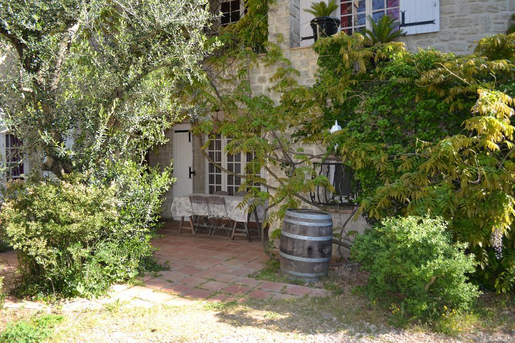 Mas Les Filaos Hotel Carpentras Exterior photo